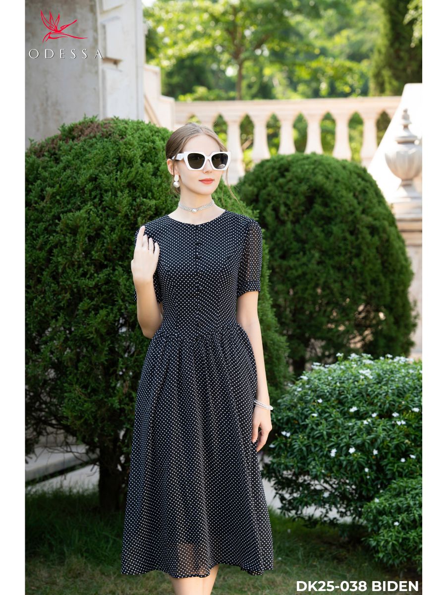 ĐẦM XÒE CỔ TRÒN PHỐI NÚT DK25-038