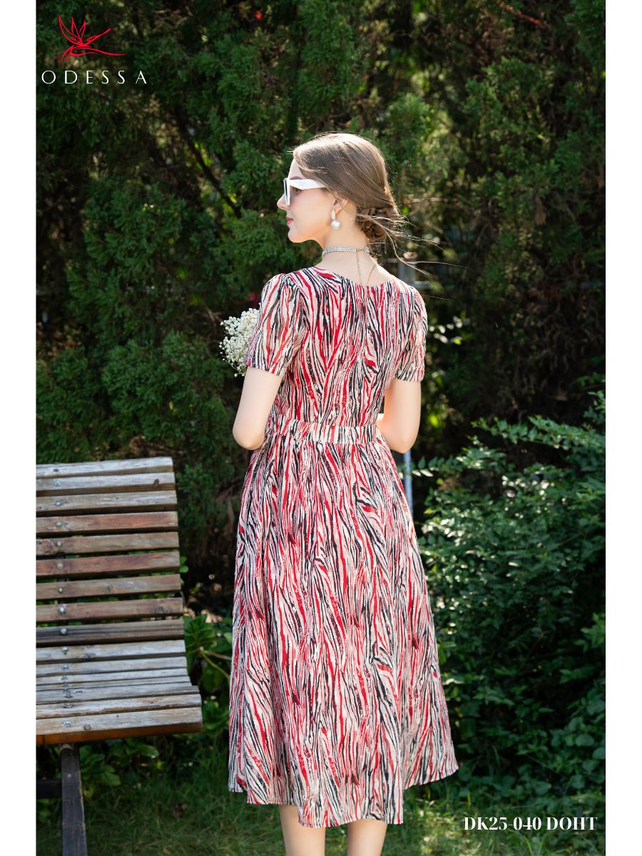 ĐẦM LIỀN CỔ VUÔNG DK25-040