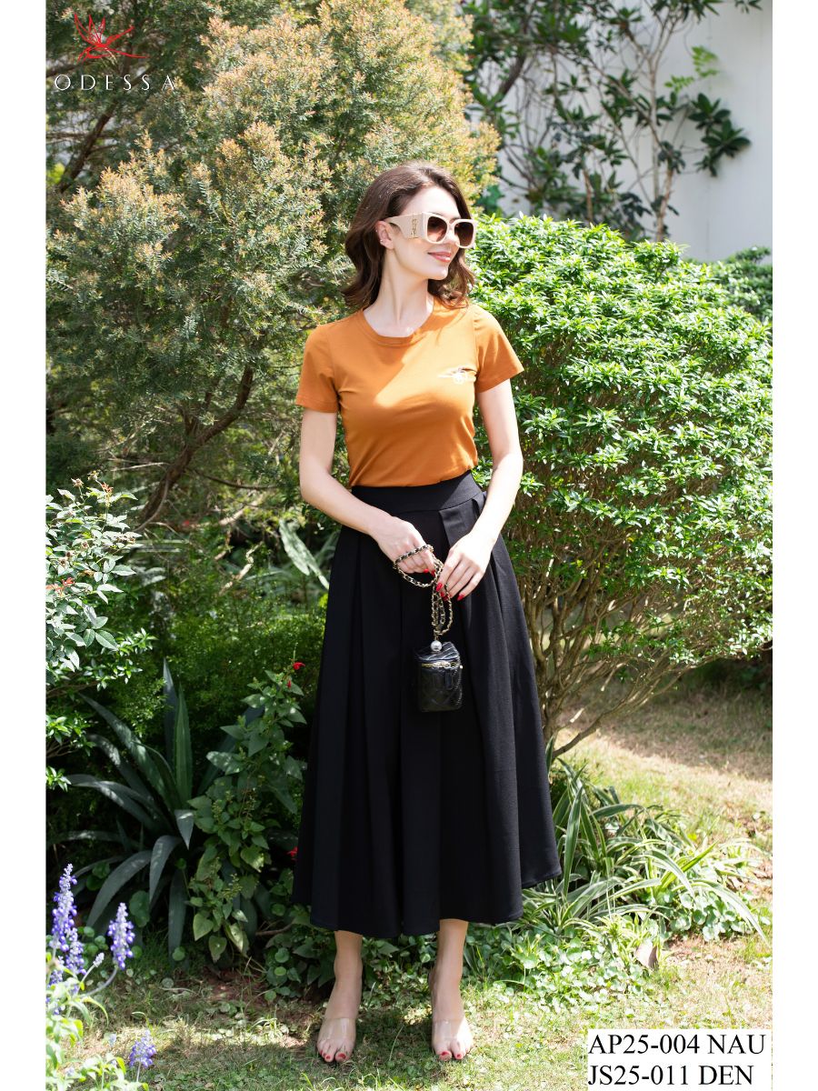 ÁO PHÔNG TRƠN THÊU HÌNH CỎ BỐN LÁ AP25-004