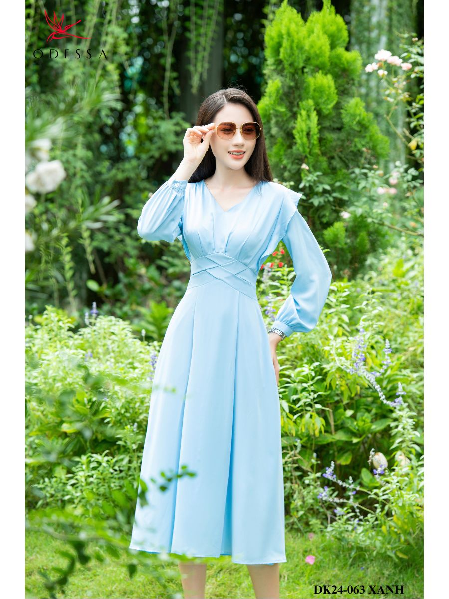 ĐẦM LIỀN XÒE NỮ TÍNH CỔ V DK24-063