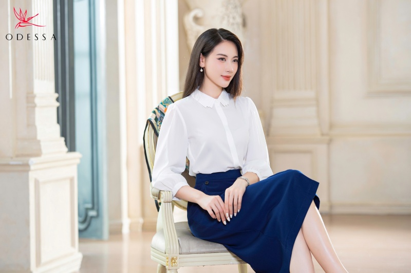 áo trắng công sở luôn là lựa chọn hàng đầu