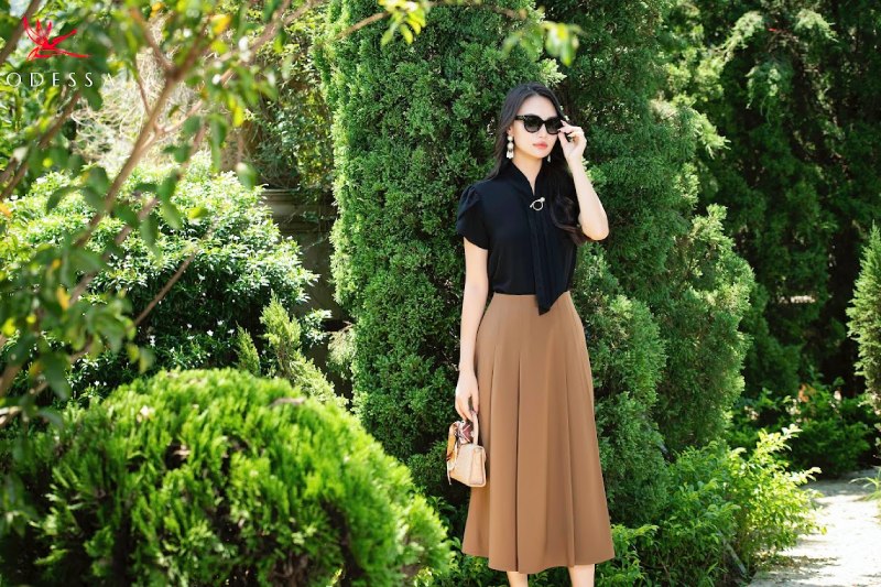 Vì sao nàng nên sở hữu ít nhất một chiếc chân váy dài qua gối? Vì sao nàng nên sở hữu ít nhất một chiếc chân váy dài qua gối?