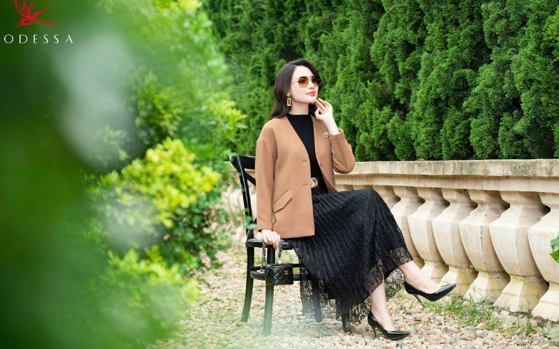 Chân váy chữ A dáng dài cạp cao + Áo montogi