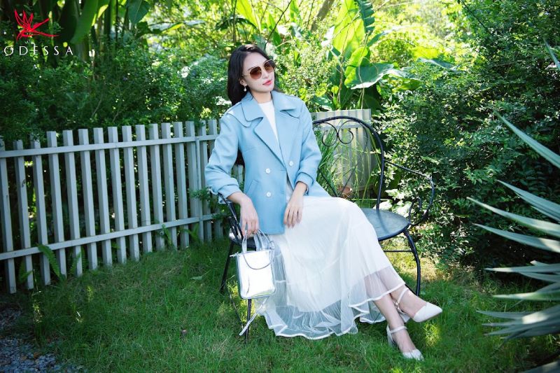 Áo vest nữ ôm 2 hàng cúc và chân váy midi Áo vest nữ ôm 2 hàng cúc và chân váy midi