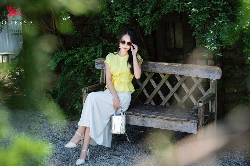 Áo peplum - Màu sắc thanh lịch và tôn dáng