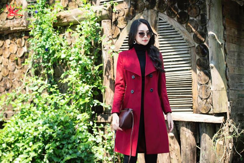 Đồ ôm body mix cùng áo măng tô 