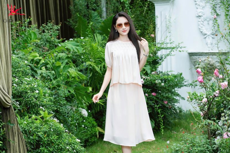 Phối set váy form rộng dáng xòe