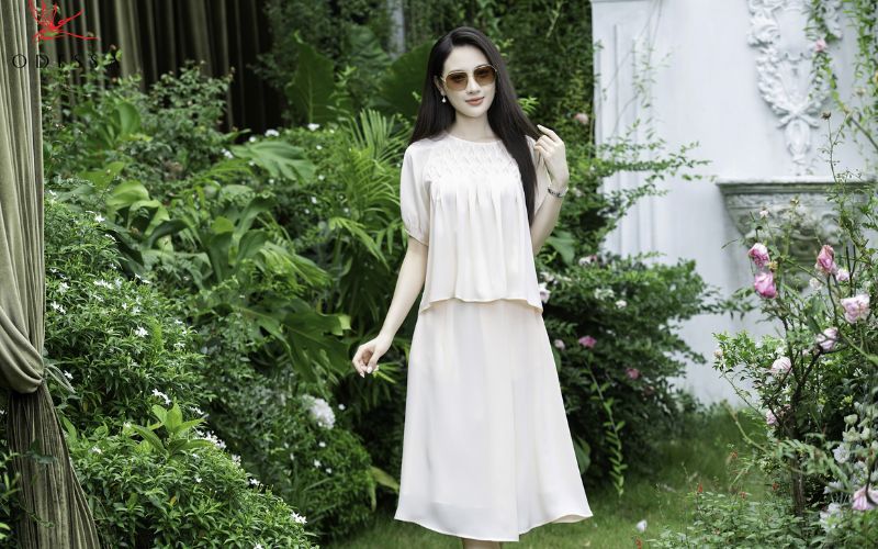 Chân váy mix áo thun