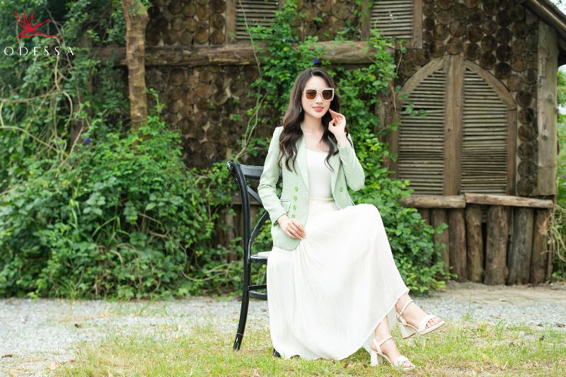 Chân váy xòe xếp ly nhỏ - 10 kiểu dáng chân váy xòe mùa đông