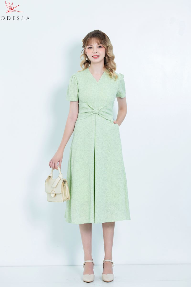 ĐẦM NỮ CỔ V CHIẾT EO SANG TRỌNG DK25-021