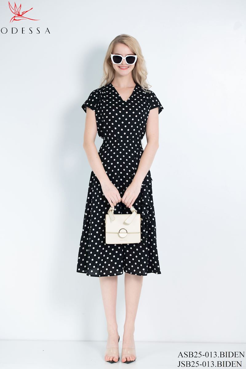 ÁO CHẤM BI CỔ V TRẺ TRUNG