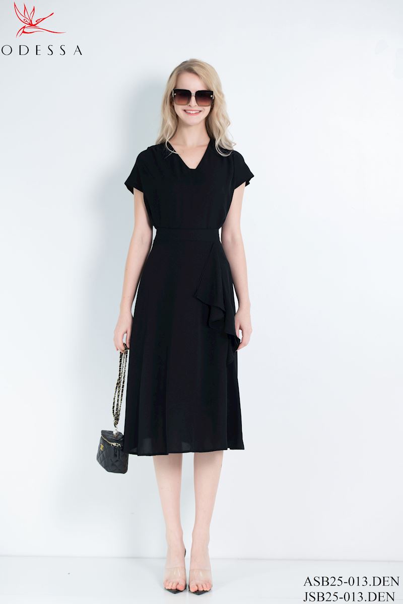 ÁO CHẤM BI CỔ V TRẺ TRUNG