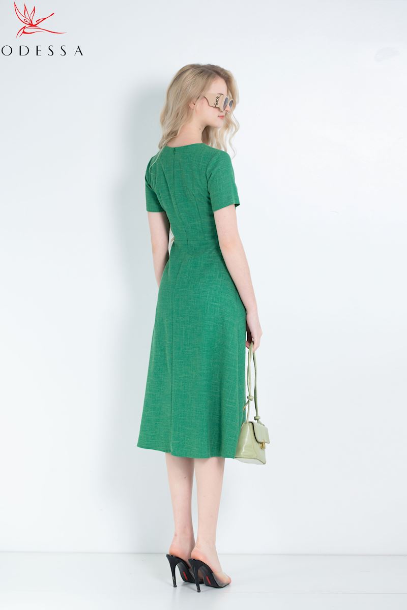 ĐẦM NỮ DÁNG XÒE CHIẾT EO CỔ TRÒN NỮ TÍNH DK25-020